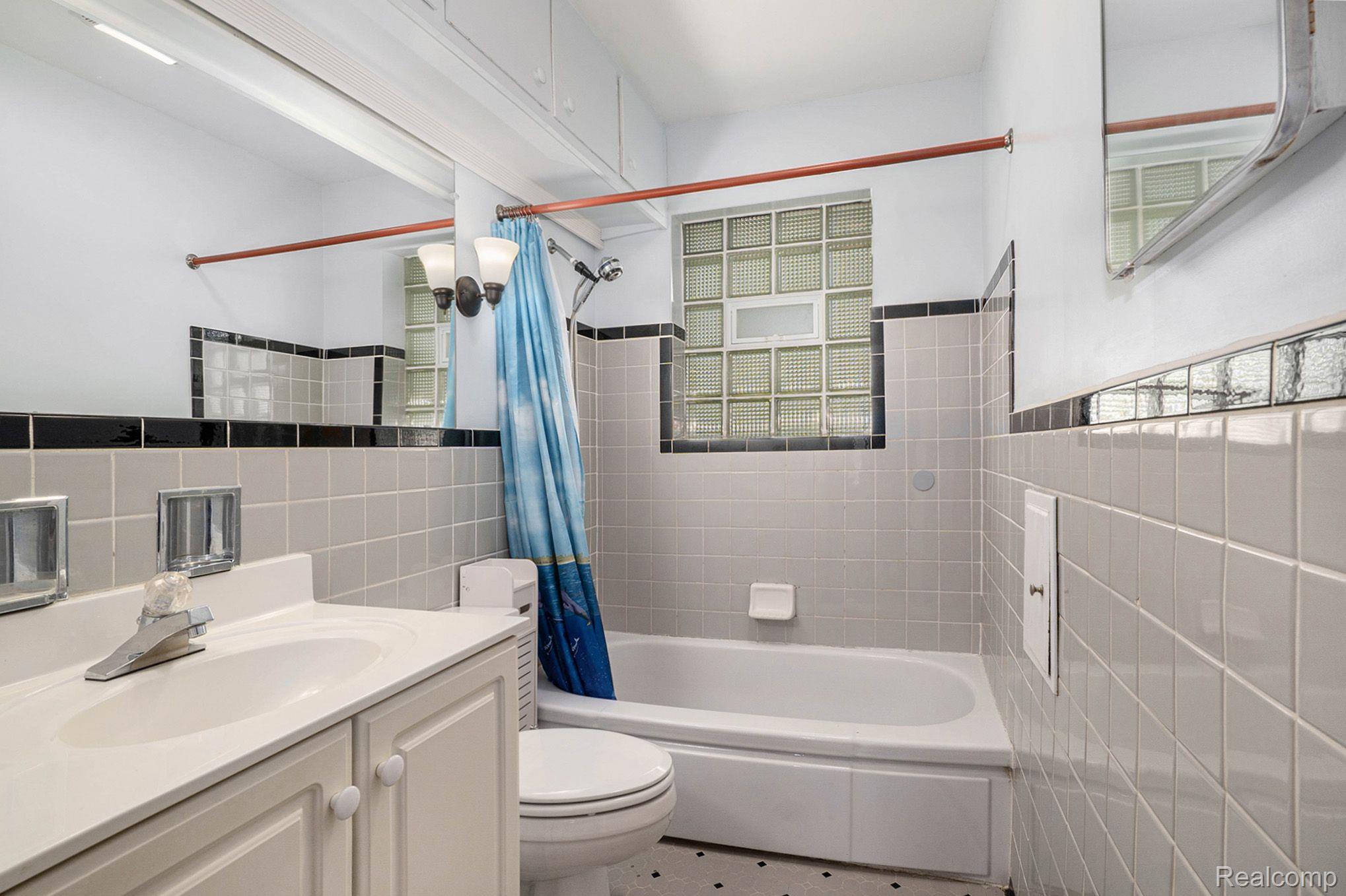 6309 Perry Road Grand Blanc, MI 48439 - Photo 13 of 27 Gallery Image 13