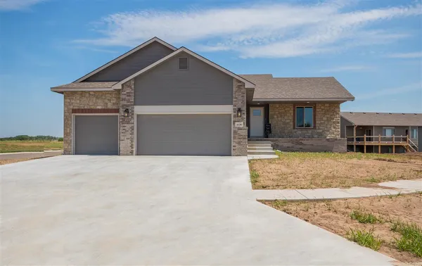 $347,400 | 2592 New Spg Court, Derby, KS 67037