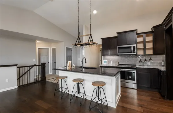 $347,400 | 2592 New Spg Court, Derby, KS 67037