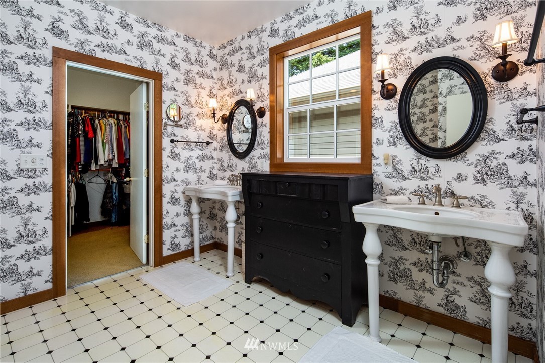 5413 Barr Road Ferndale, WA 98248 - Photo 23 of 40 a bathroom with a sink and a mirror