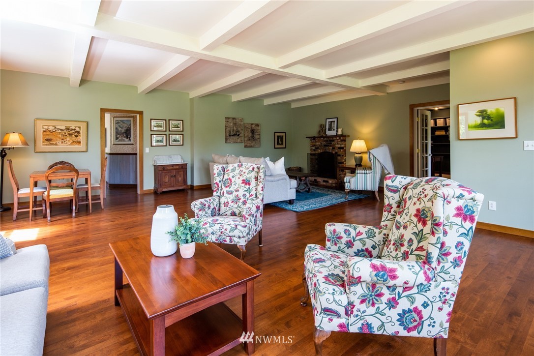5413 Barr Road Ferndale, WA 98248 - Photo 5 of 40 a living room with furniture and wooden floor