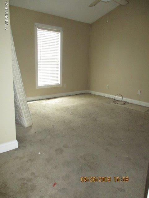 5528 Scuppernong Road Wilson, NC 27893 - Photo 5 of 9 5528 Scuppernong master bdrm