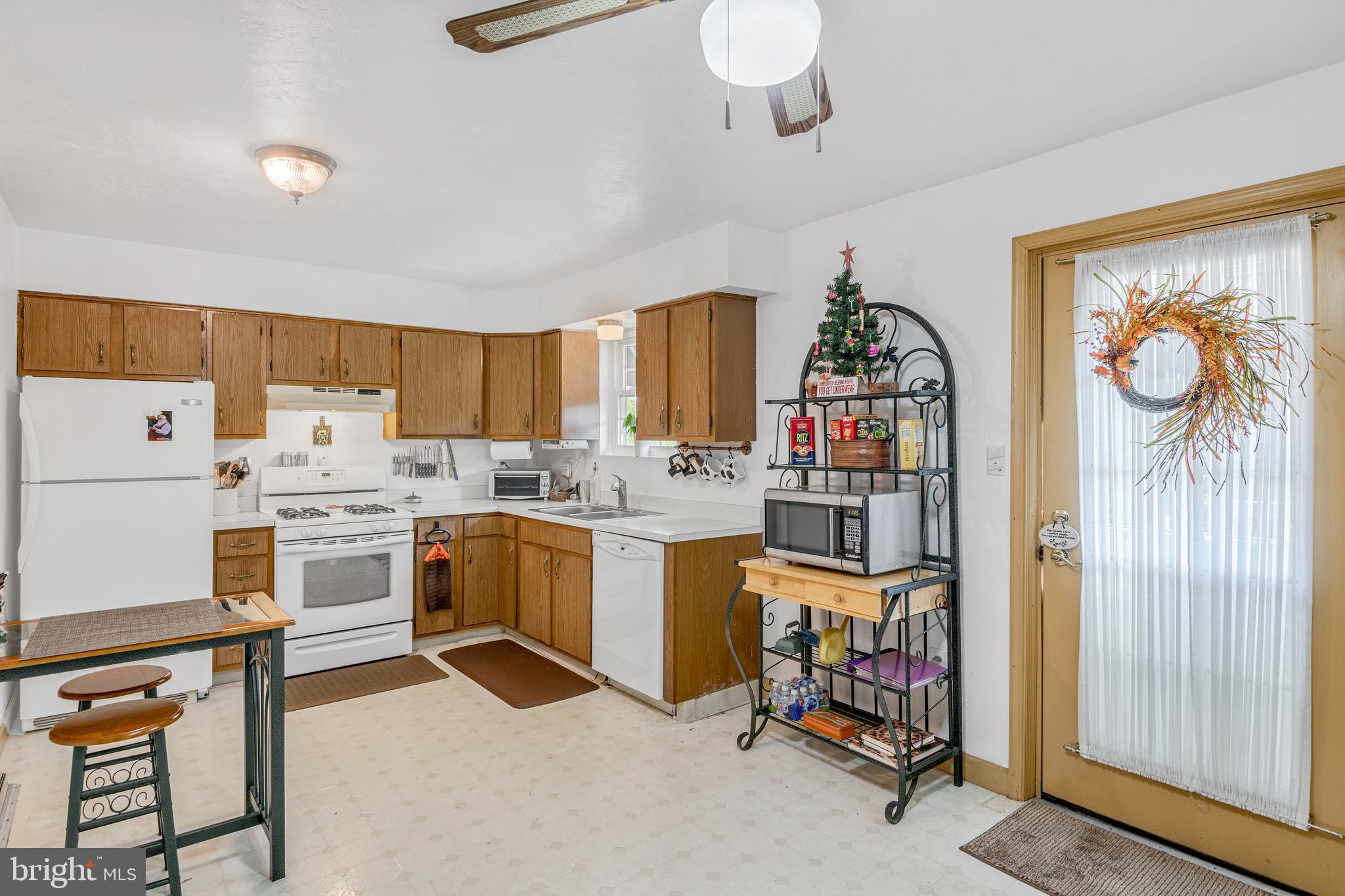 1915 Powder Mill Road York, PA 17402 - Photo 7 of 24