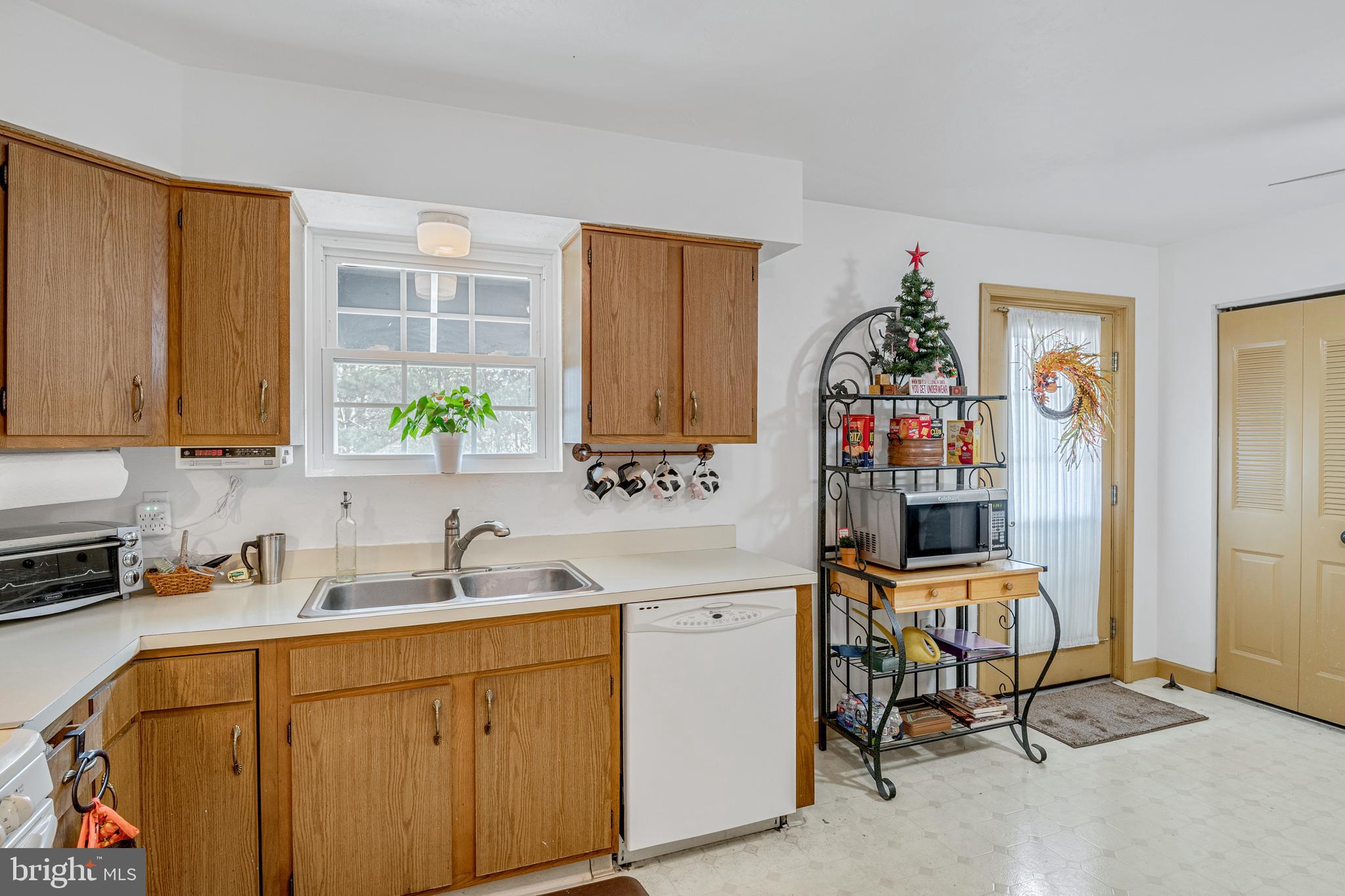 1915 Powder Mill Road York, PA 17402 - Photo 10 of 24