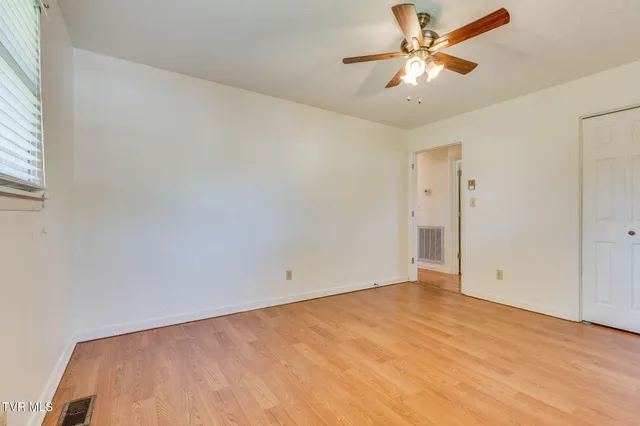 $275,000 | 907 Ithaca Street, Mount Carmel, TN 37645