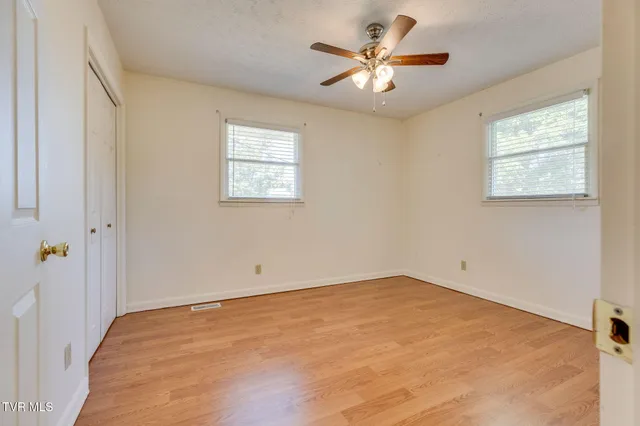 $275,000 | 907 Ithaca Street, Mount Carmel, TN 37645