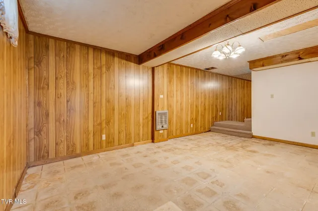 $275,000 | 907 Ithaca Street, Mount Carmel, TN 37645