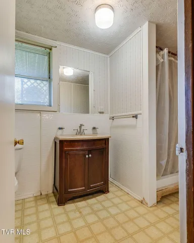 $275,000 | 907 Ithaca Street, Mount Carmel, TN 37645