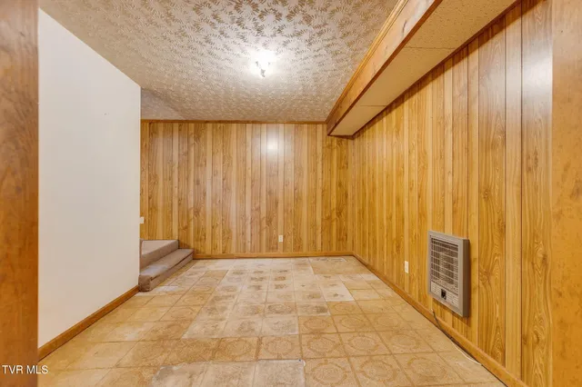 $275,000 | 907 Ithaca Street, Mount Carmel, TN 37645