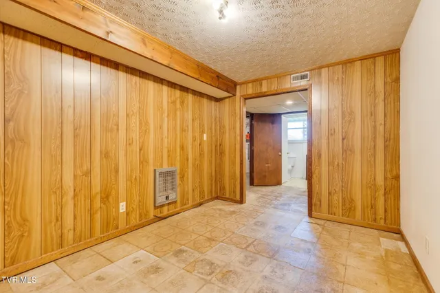 $275,000 | 907 Ithaca Street, Mount Carmel, TN 37645