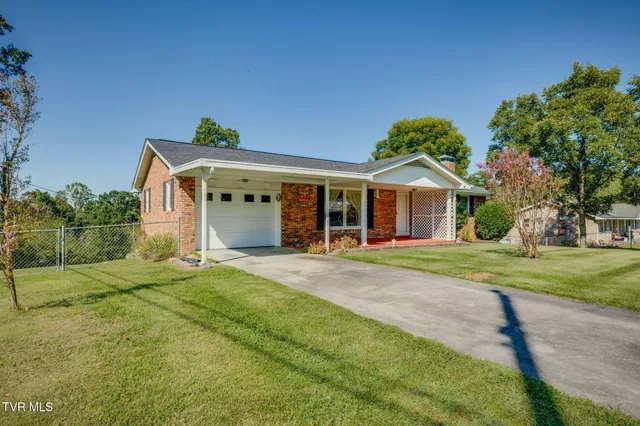 $275,000 | 907 Ithaca Street, Mount Carmel, TN 37645