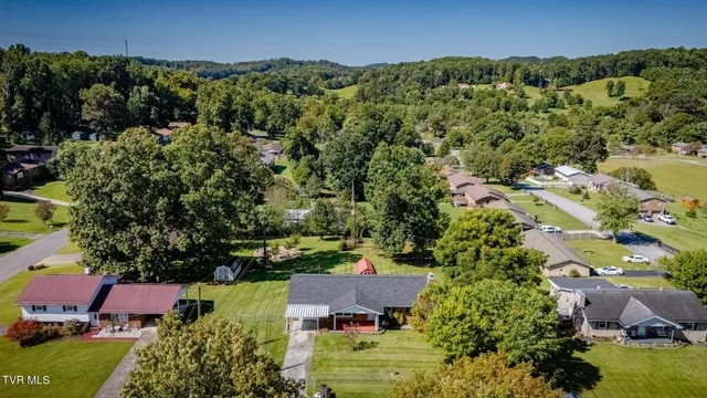 $275,000 | 907 Ithaca Street, Mount Carmel, TN 37645