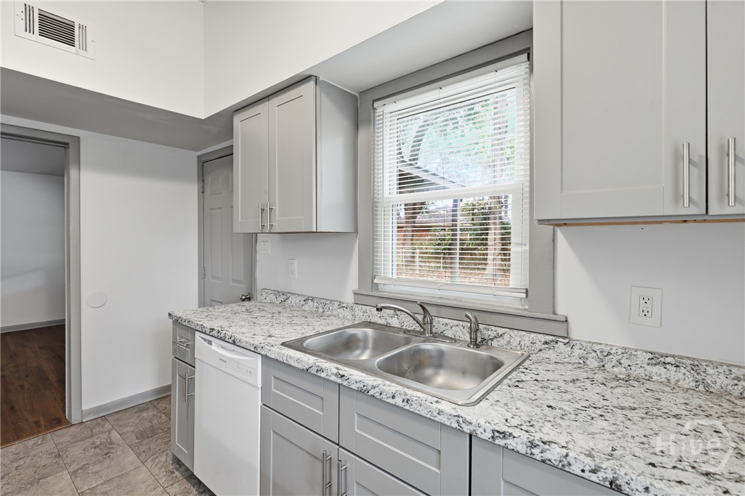 612 Northbrook Road Savannah, GA 31419 - Photo 13 of 31