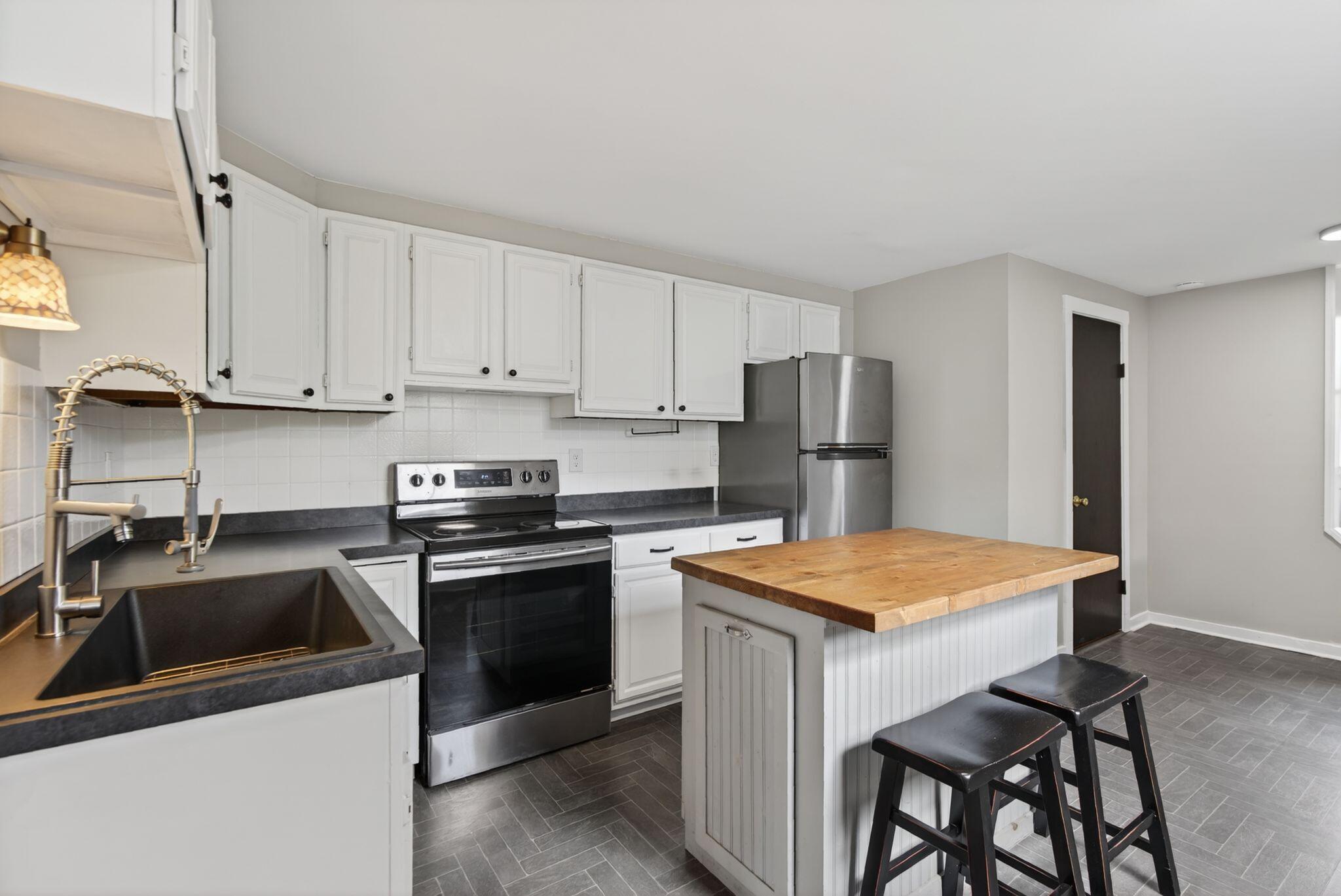 20 Giles Street Westbrook, ME 04092 - Photo 10 of 55 Unit 2 - Kitchen