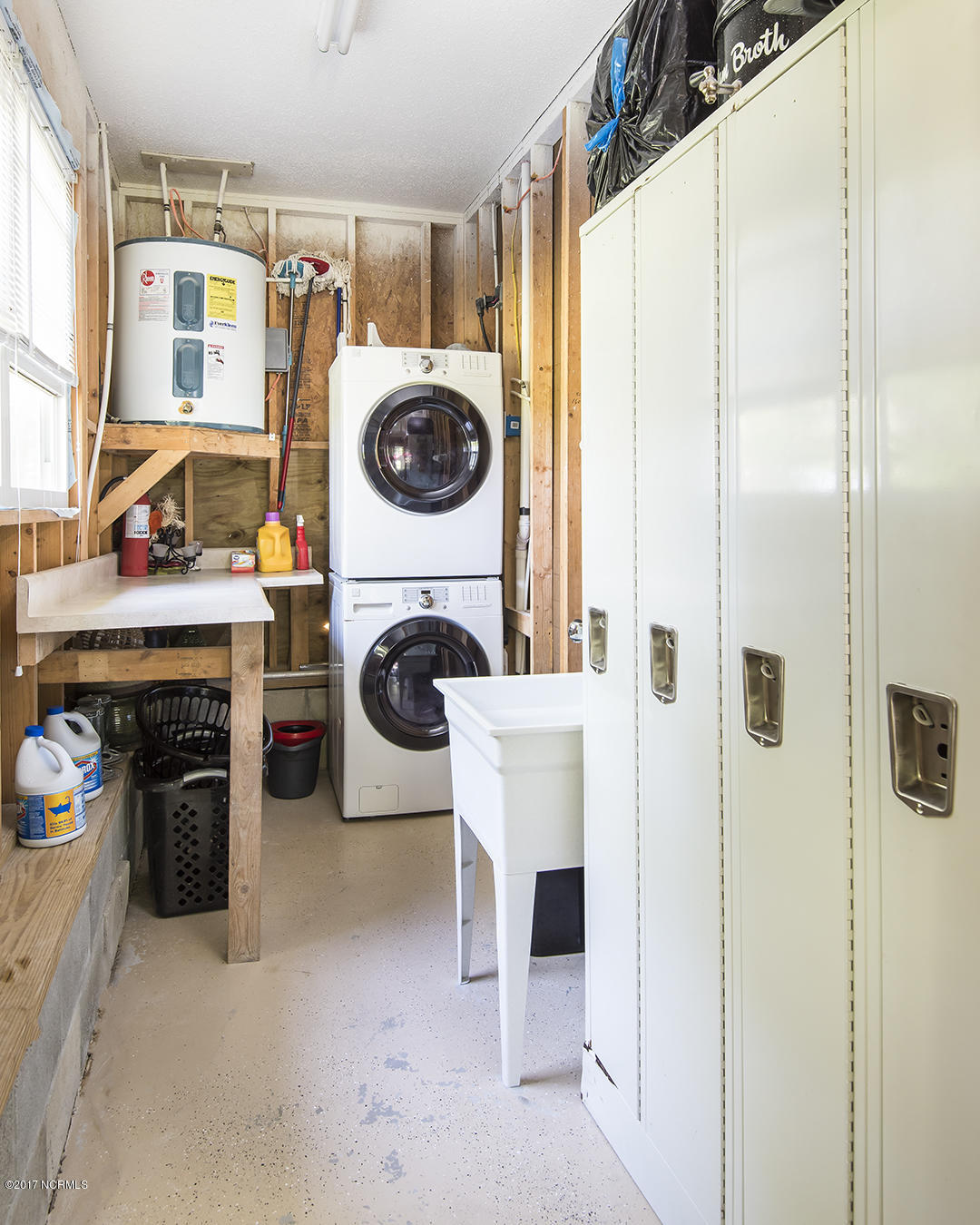 621 Becton Road Havelock, NC 28532 - Photo 17 of 43 Laundry