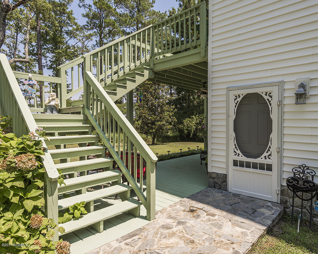 621 Becton Road Havelock, NC 28532 - Photo 29 of 43 Stairs