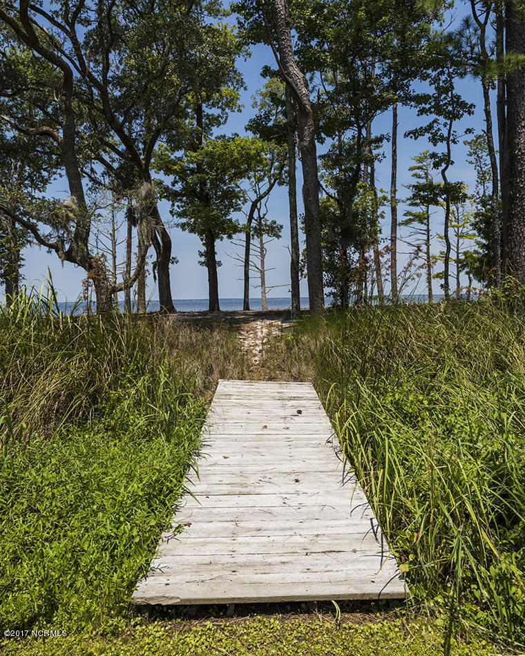 621 Becton Road Havelock, NC 28532 - Photo 32 of 43 Walkway to River