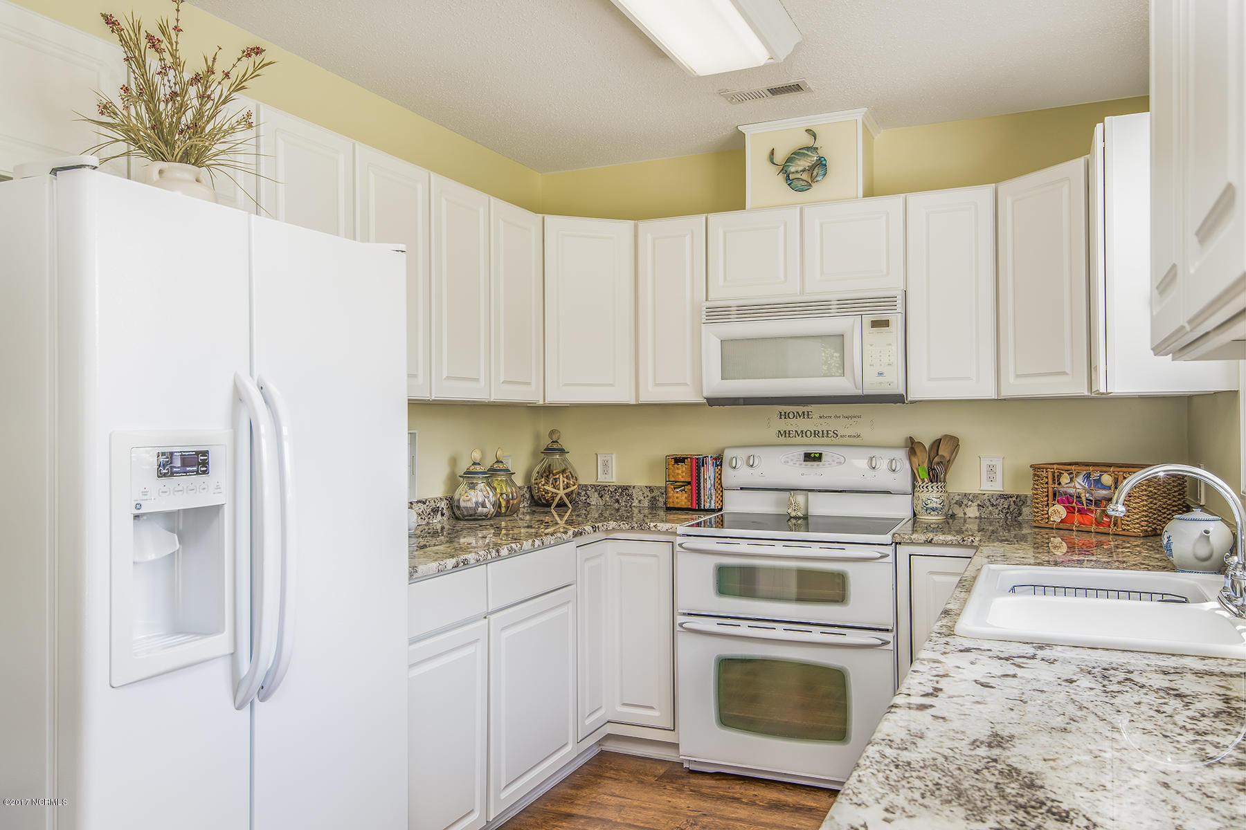 621 Becton Road Havelock, NC 28532 - Photo 9 of 43 Ample Cabinet Space