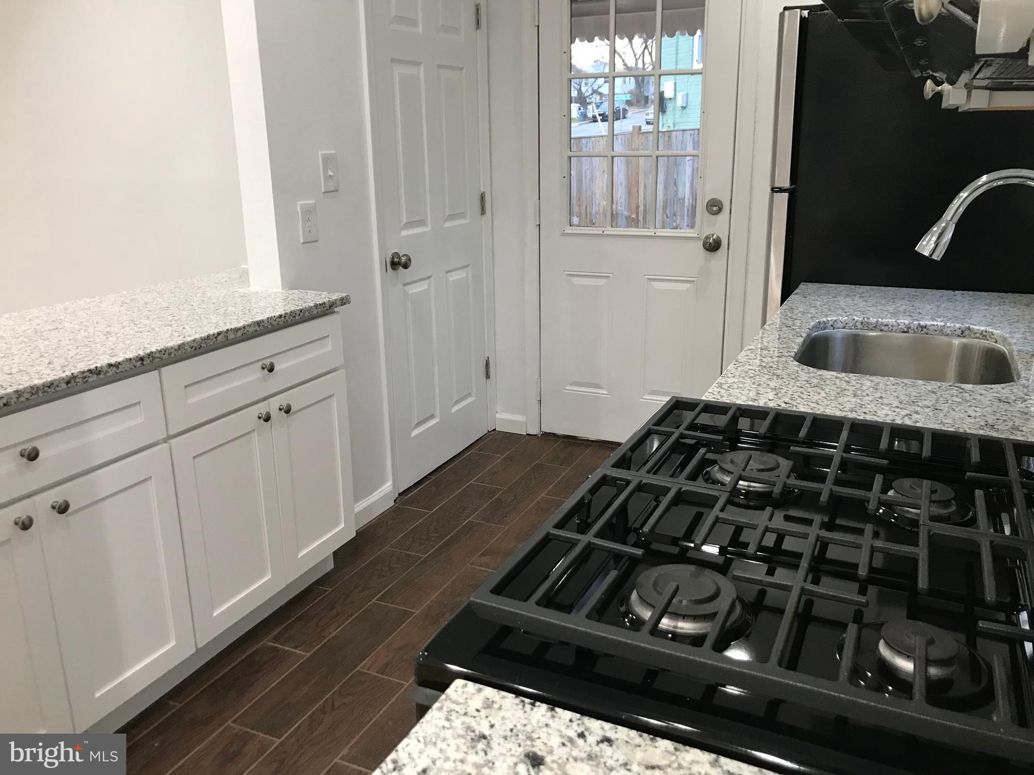 6944 Decatur Street Hyattsville, MD 20784 - Photo 7 of 29 Gas kitchen