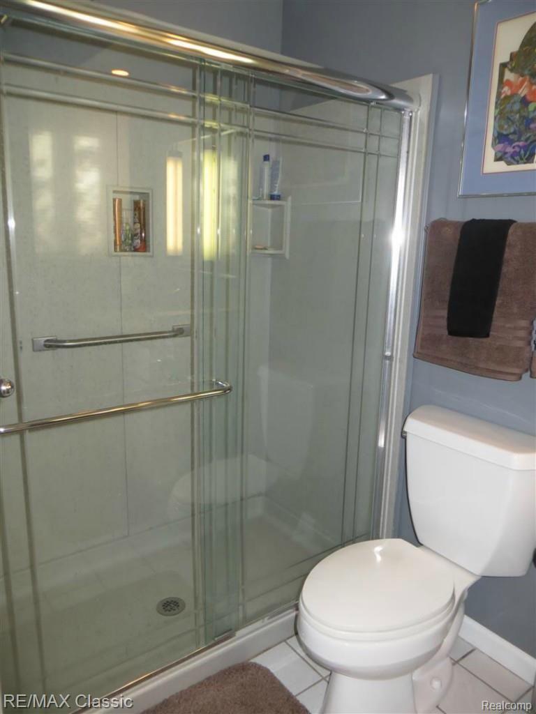 2153 Somerset Road Bloomfield Hills, MI 48302 - Photo 8 of 15 Large Master Shower