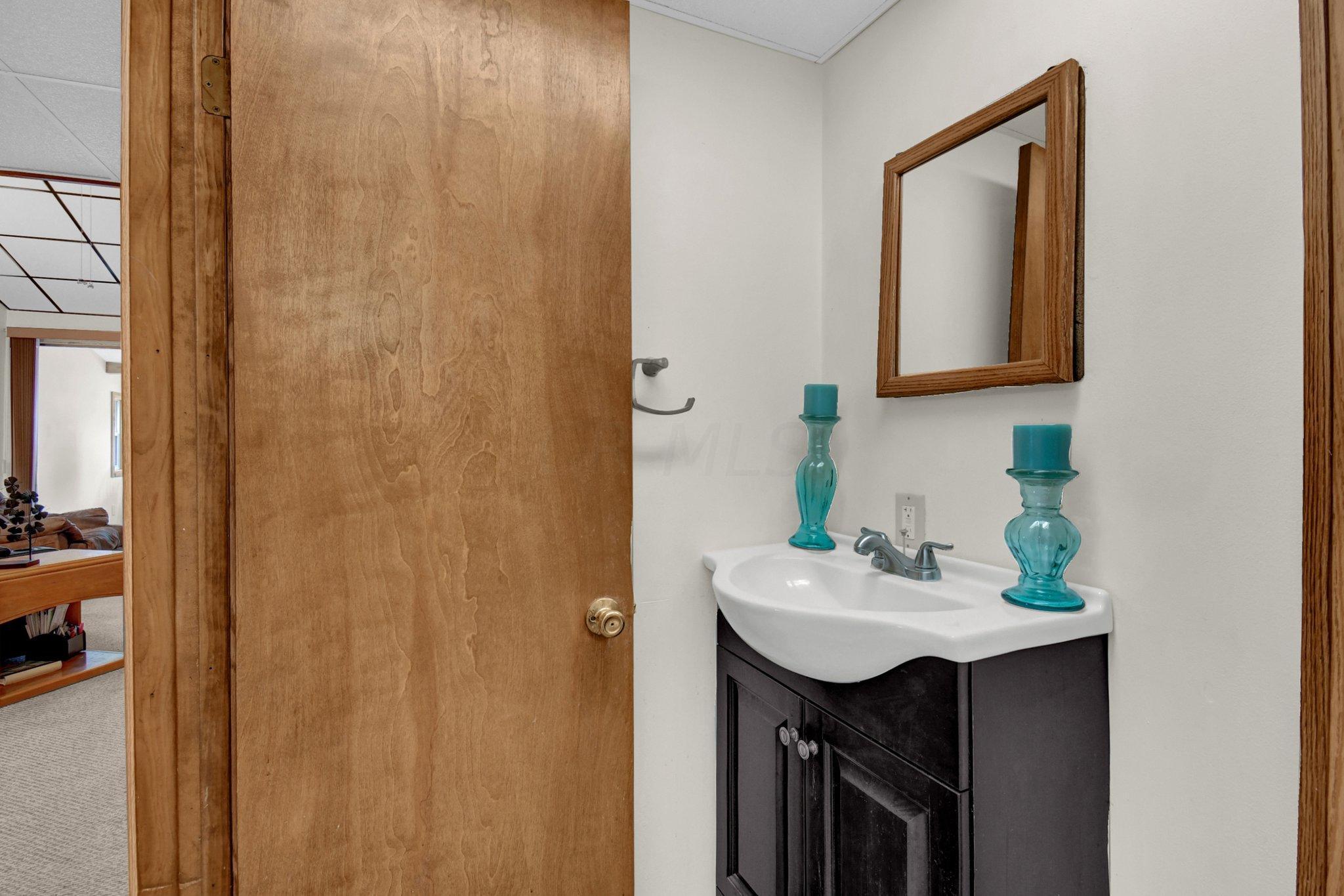13997 Custers Point Road Northeast Thornville, OH 43076 - Photo 15 of 35 16-web-or-mls-DSC_0220
