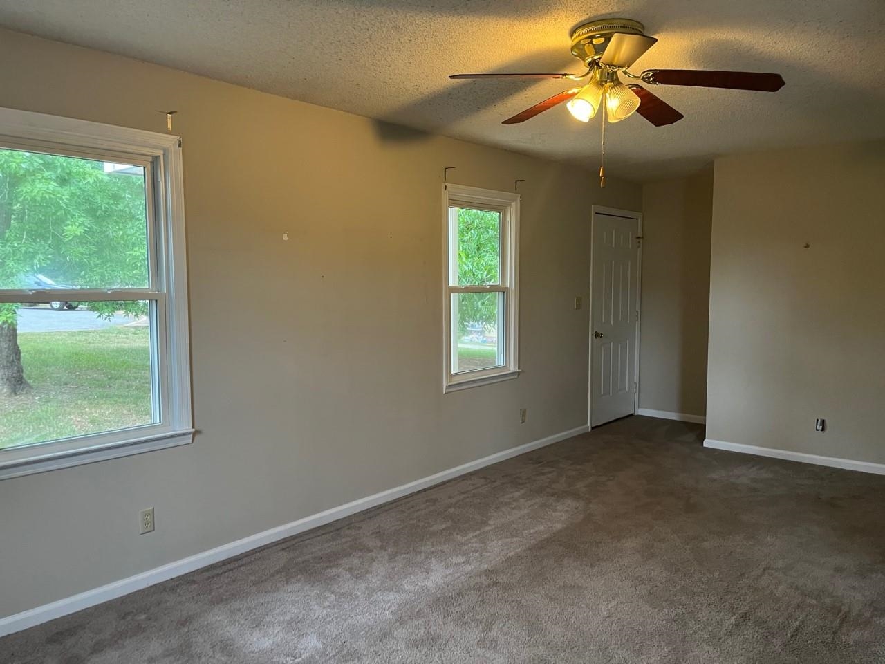 124 Strawberry Drive Inman, SC 29349 - Photo 3 of 10