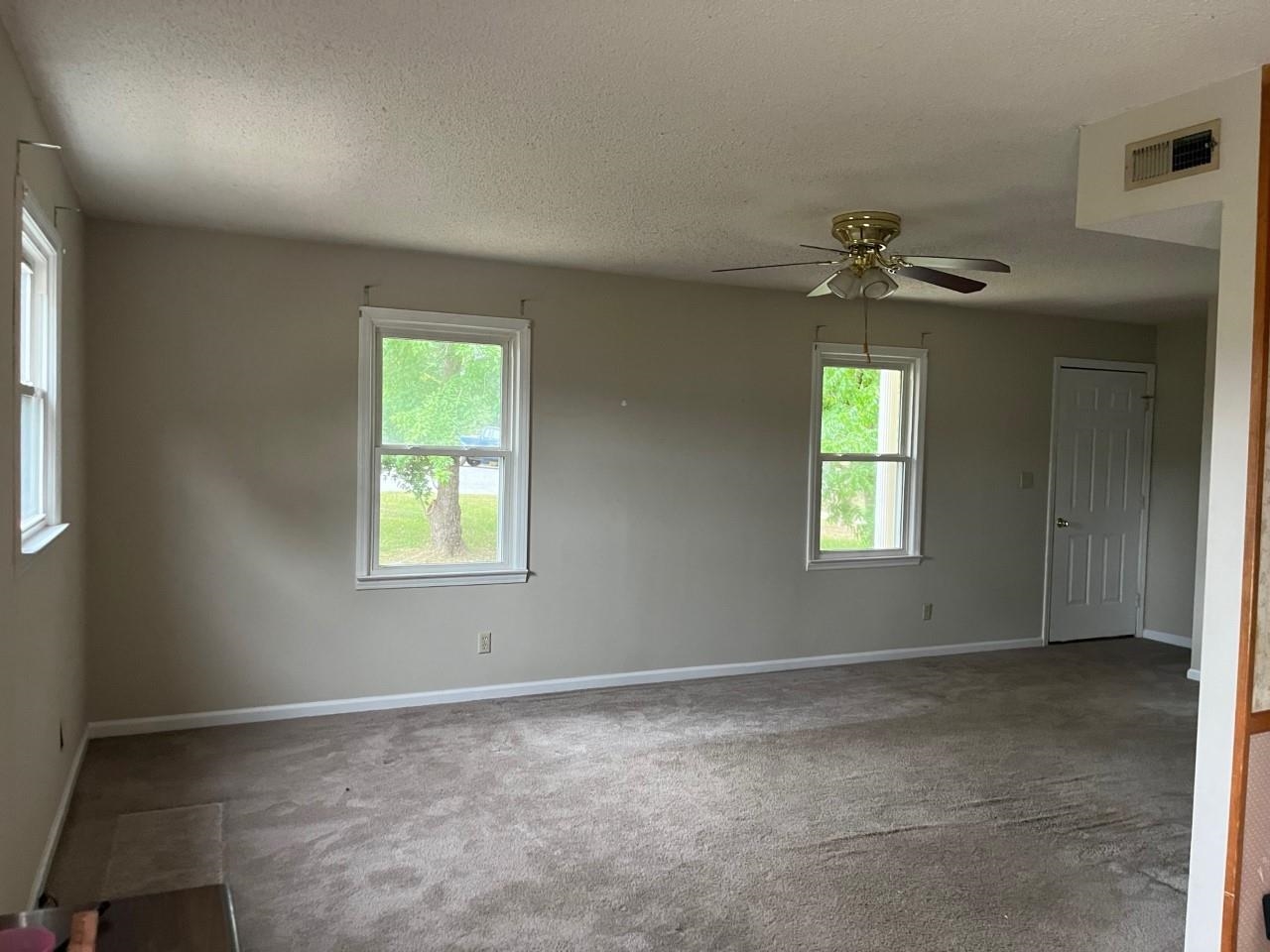 124 Strawberry Drive Inman, SC 29349 - Photo 5 of 10