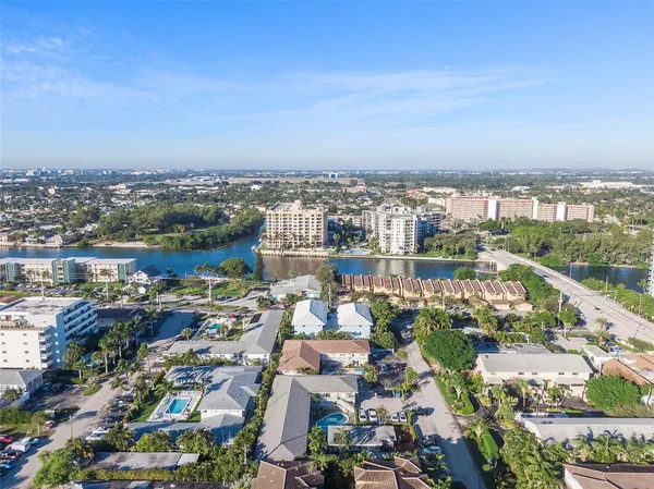 $2,400 | 3230 Northeast 13th Street, Unit 102, Pompano Beach, FL 33062