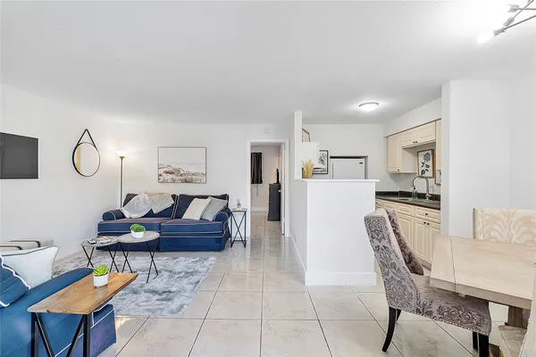 $2,400 | 3230 Northeast 13th Street, Unit 102, Pompano Beach, FL 33062