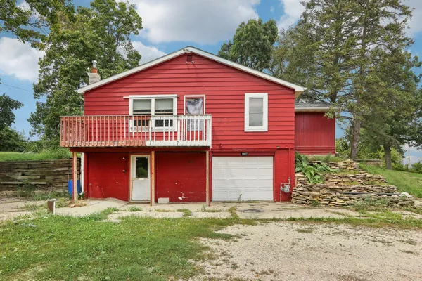 $550,000 | N9607 Highway 83 East Troy Wi 53120, Mukwonago, WI 53149