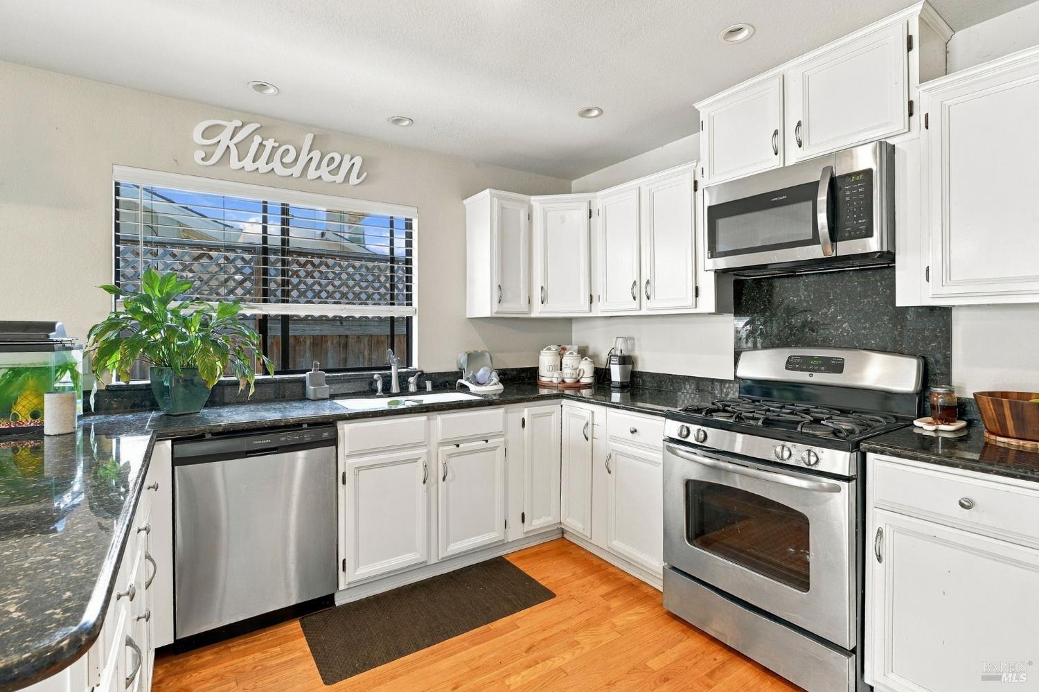 1454 Gregory Court Rohnert Park, CA 94928 - Photo 14 of 41 Gallery Image 14