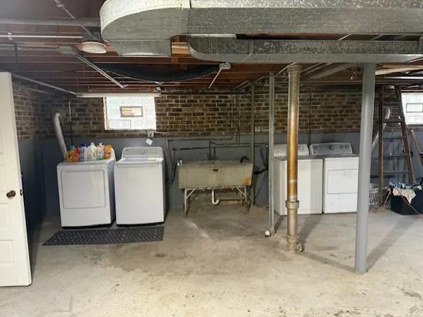 a view of a storage & utility room