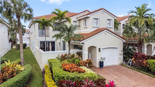 $649,000 | 1554 Yellowheart Way, Unit 1554, Hollywood, FL 33019