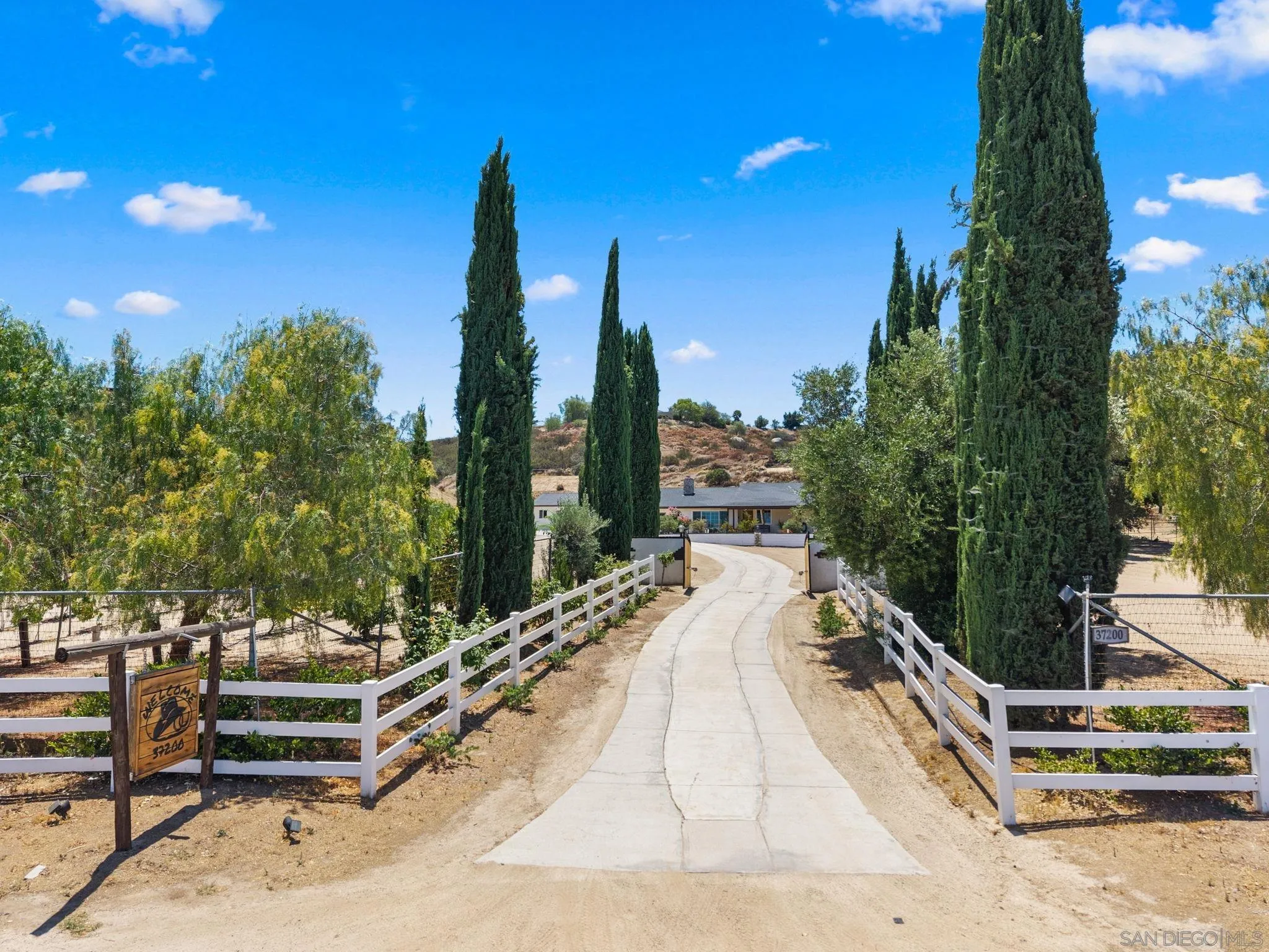 37200 Mesa Road Temecula, CA 92592 - Photo 2 of 70