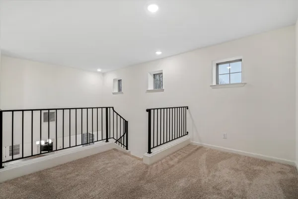 $2,400 | 300 Maple Street, Oakland, TN 38060