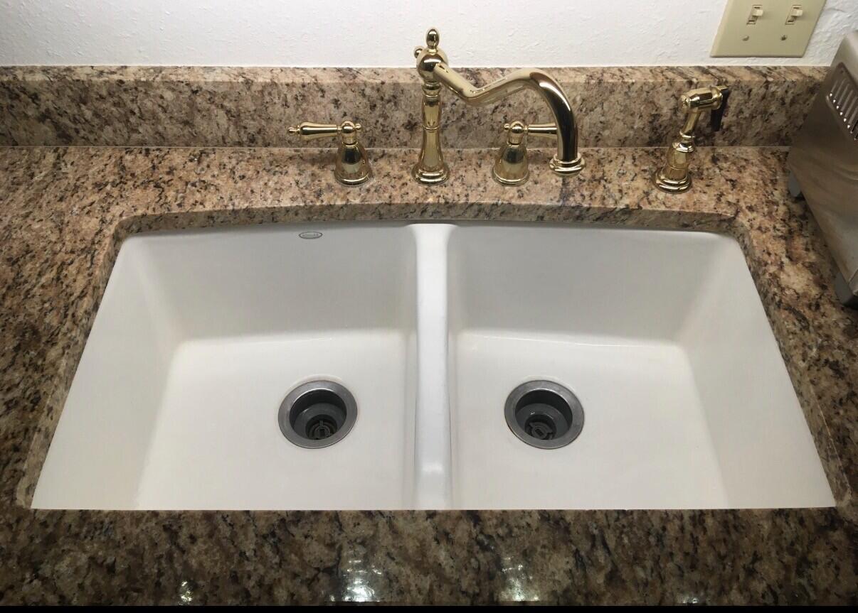 101 Southeast 6th Plainview, TX 79072 - Photo 12 of 31 a close view of sink