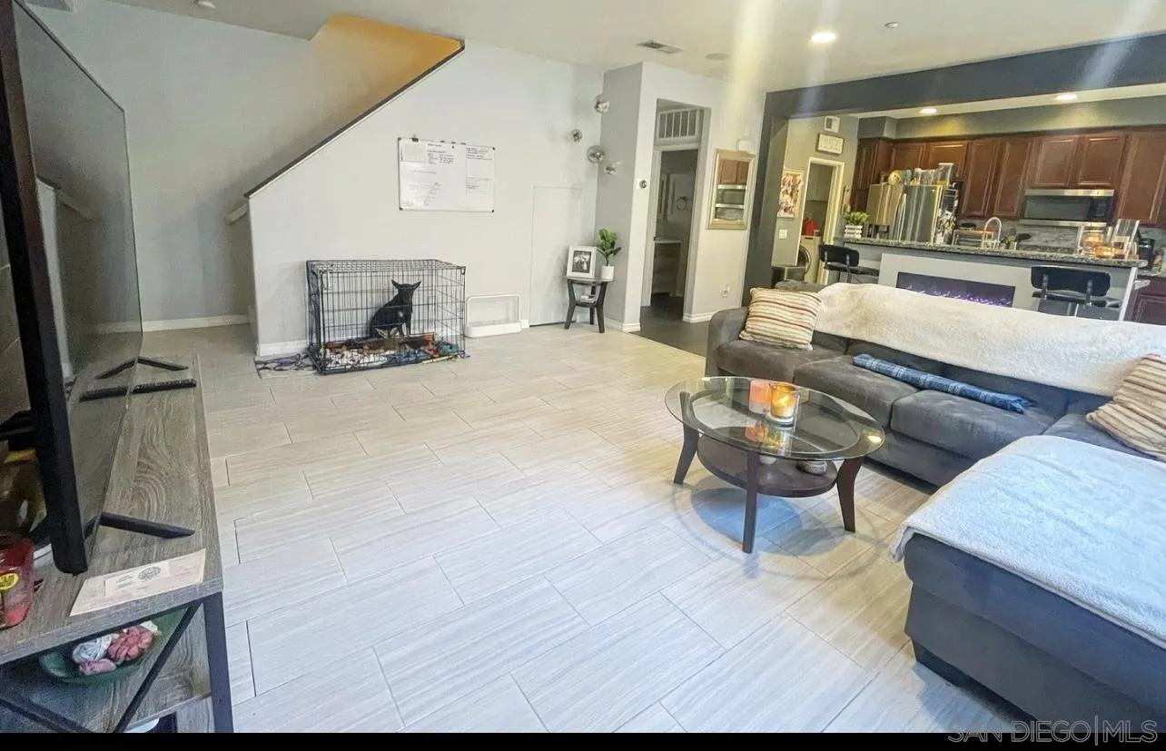 17 Via Montisi Santee, CA 92071 - Photo 10 of 40