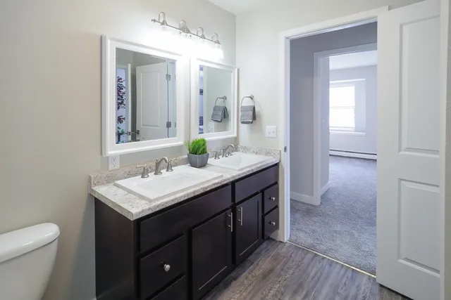 $1,390 | 3161 Mill Creek Drive, Unit 8, Kalamazoo, MI 49009