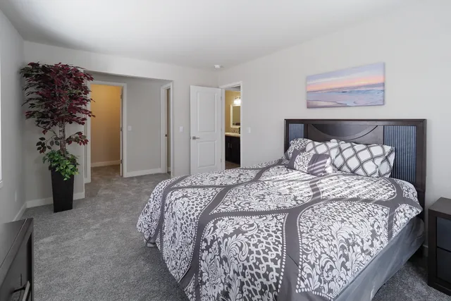 $1,390 | 3161 Mill Creek Drive, Unit 8, Kalamazoo, MI 49009