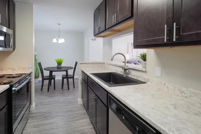 $1,390 | 3161 Mill Creek Drive, Unit 8, Kalamazoo, MI 49009