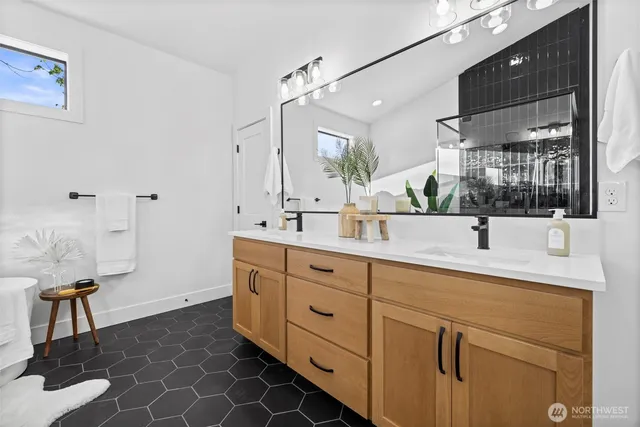 $869,000 | 25716 99th Avenue East, Graham, WA 98338