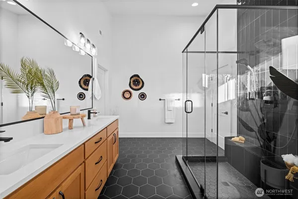 $869,000 | 25716 99th Avenue East, Graham, WA 98338