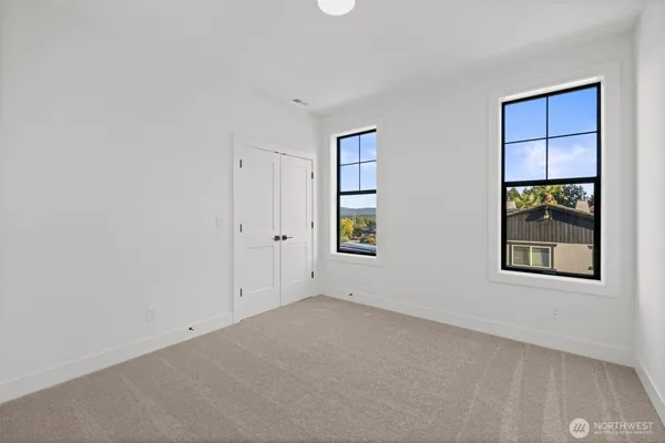 $869,000 | 25716 99th Avenue East, Graham, WA 98338