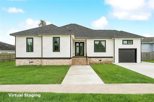 $389,000 | 4008 Kings Drive, Chalmette, LA 70043