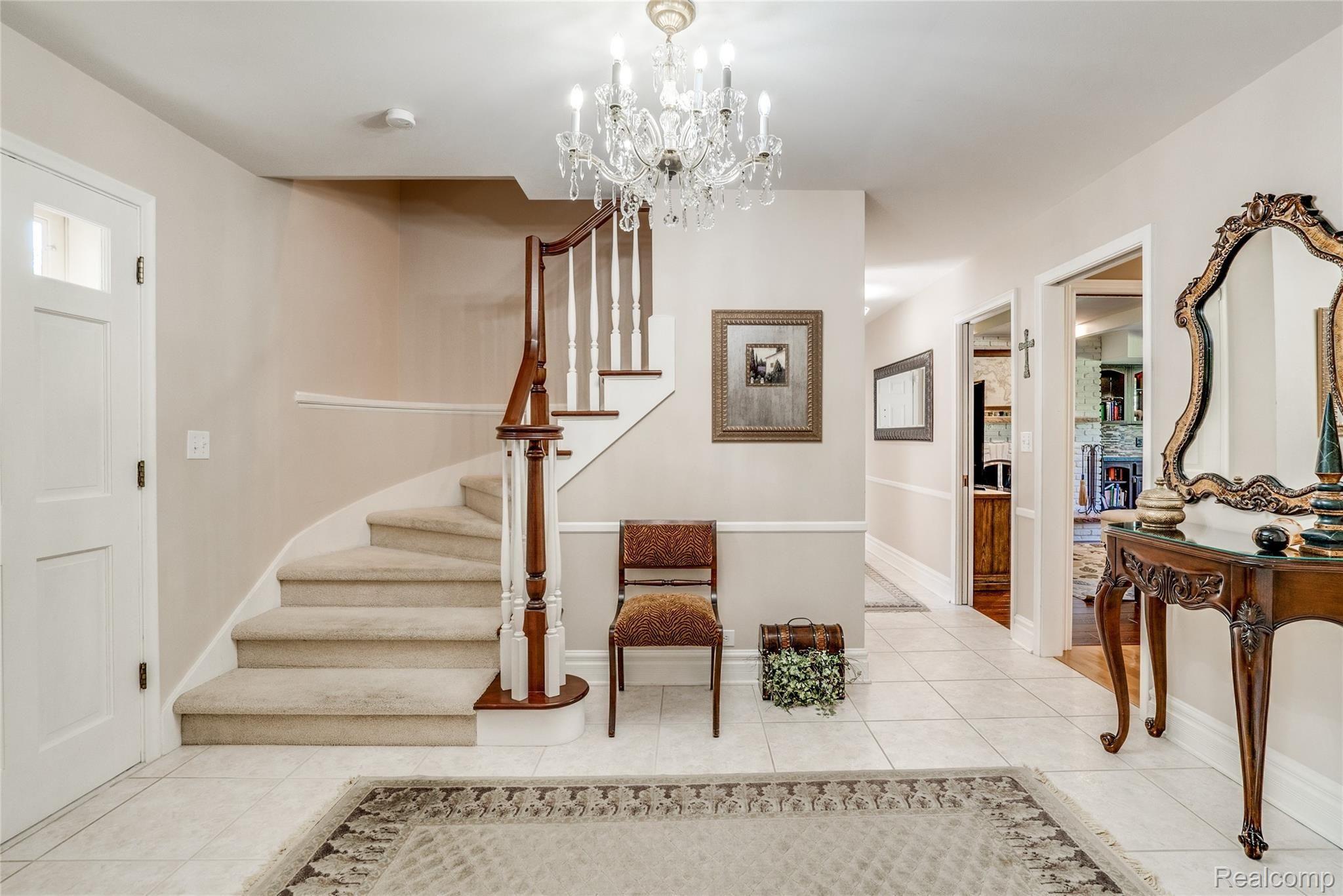6401 Kings Pointe Road Grand Blanc, MI 48439 - Photo 2 of 27 Interiors (1 of 41).jpg