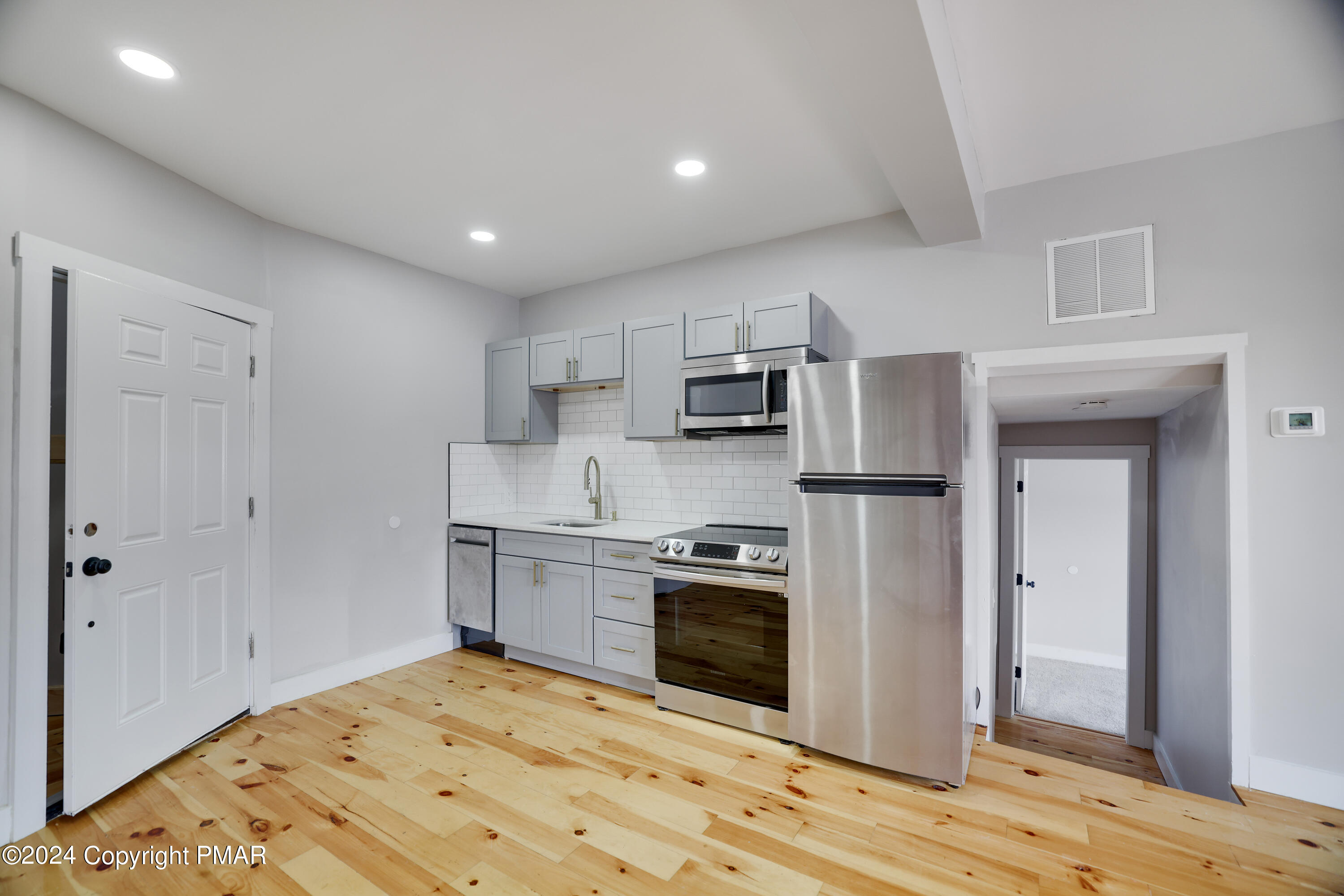 316 Main Street, Unit 1 Roaring Spring, PA 16673 - Photo 4 of 19 RBR53890