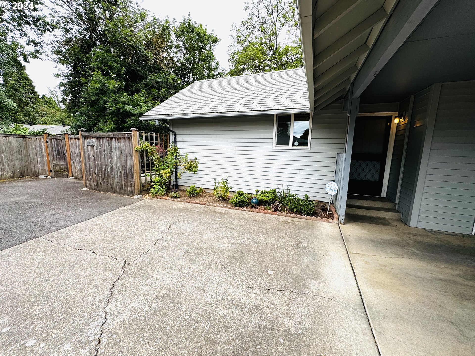 776 North Bertelsen Road Eugene, OR 97402 - Photo 4 of 32 Gallery Image 4