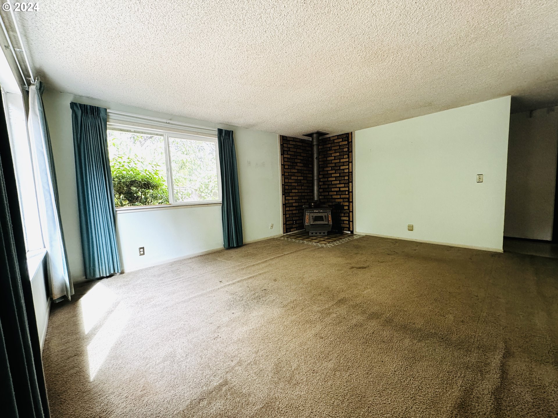 776 North Bertelsen Road Eugene, OR 97402 - Photo 6 of 32 Gallery Image 6