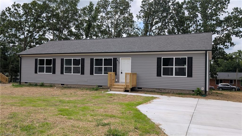 2189 Meadow Ridge Road Burlington, NC 27217 - Photo 1 of 36 Gallery Image 1