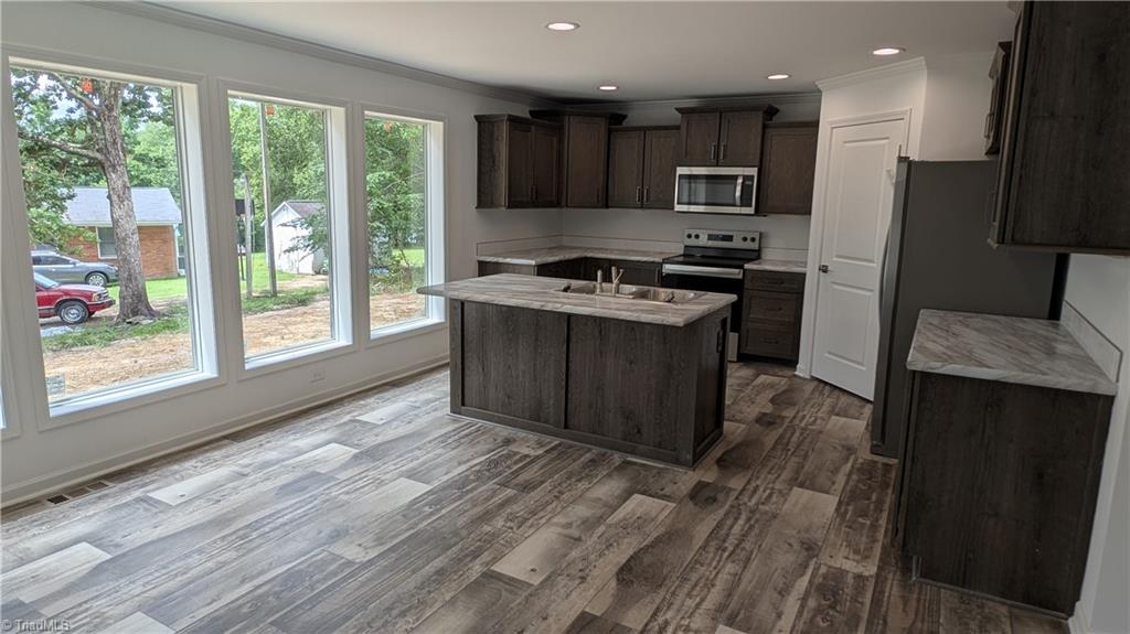 2189 Meadow Ridge Road Burlington, NC 27217 - Photo 5 of 36 Gallery Image 5